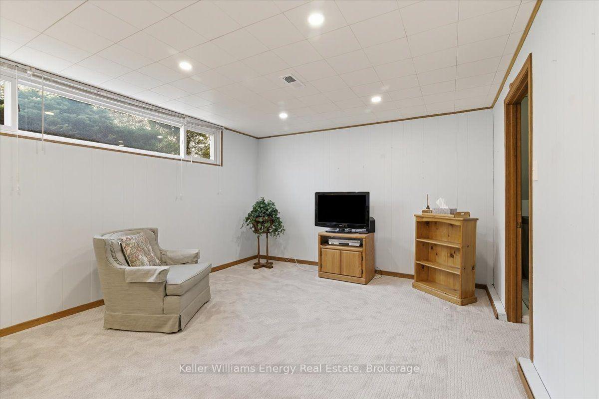 Photo 35 of 724 Clifton Drive, Oshawa, Centennial — HOMEH
