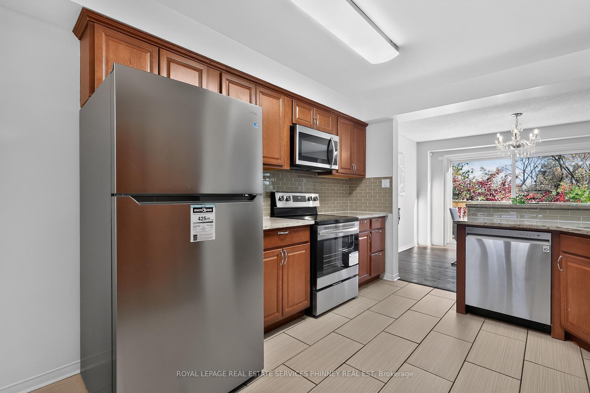 Photo 7 of Unit 93, 1725 The Chase, Mississauga, Central Erin Mills — HOMEH