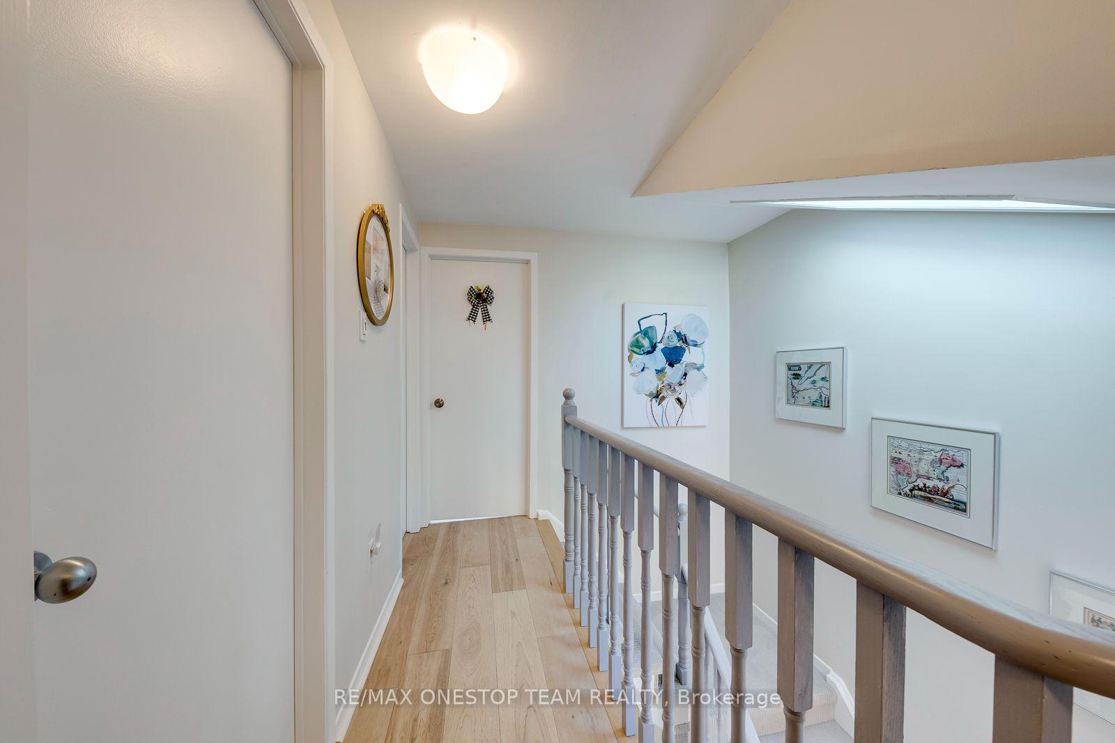 Photo 23 of 2070 Glenada Crescent, Oakville, Wedgewood Creek — HOMEH