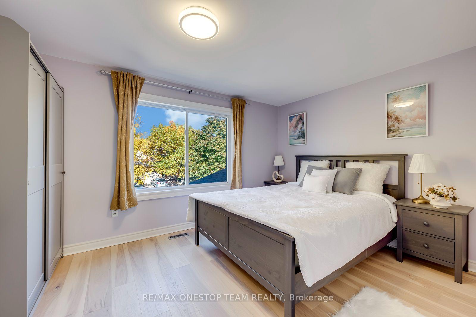 Photo 28 of 2070 Glenada Crescent, Oakville, Wedgewood Creek — HOMEH