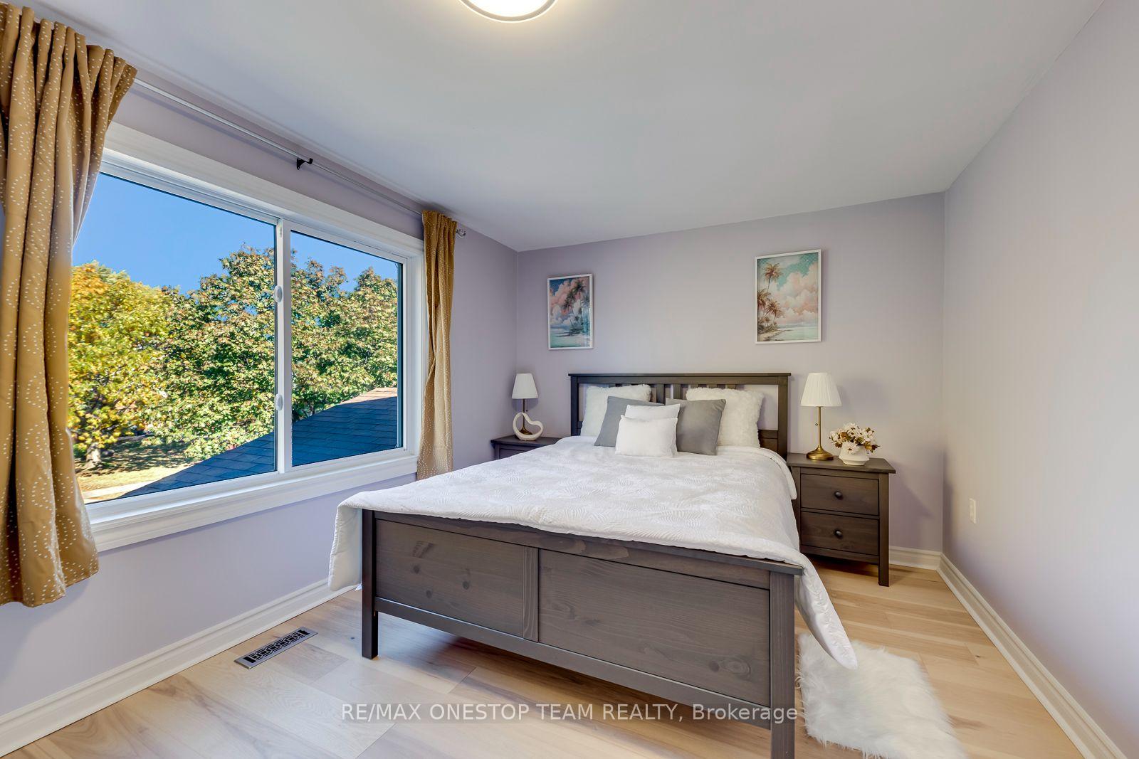 Photo 29 of 2070 Glenada Crescent, Oakville, Wedgewood Creek — HOMEH
