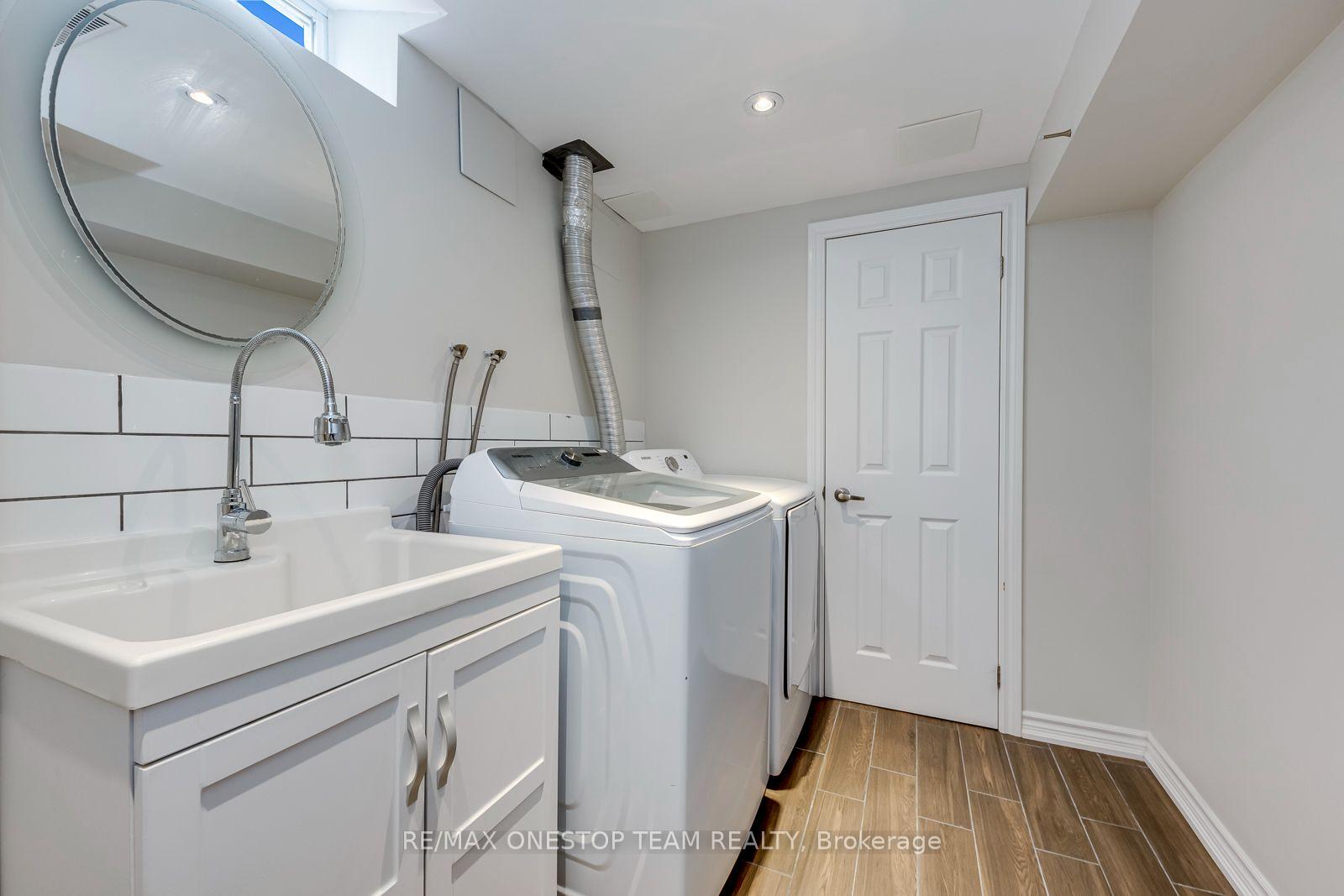 Photo 41 of 2070 Glenada Crescent, Oakville, Wedgewood Creek — HOMEH