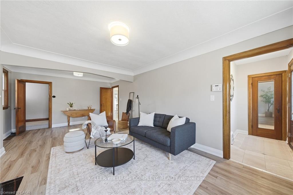Photo 6 of 143 Huxley Avenue S, Hamilton, Delta — HOMEH