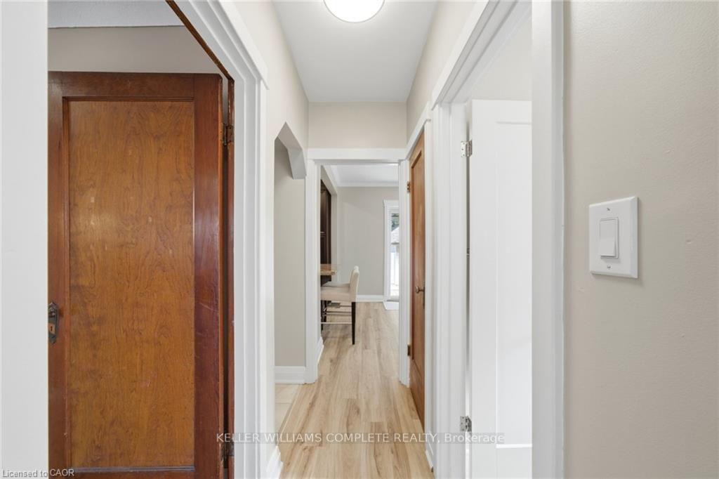 Photo 11 of 143 Huxley Avenue S, Hamilton, Delta — HOMEH