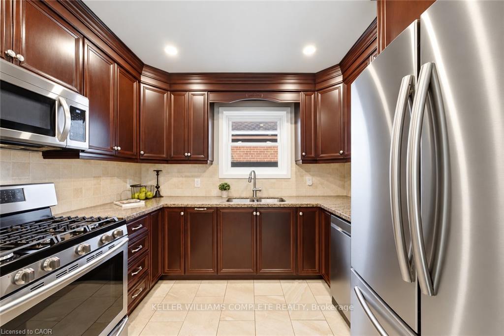Photo 20 of 143 Huxley Avenue S, Hamilton, Delta — HOMEH