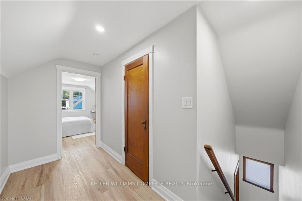 Photo 23 of 143 Huxley Avenue S, Hamilton, Delta — HOMEH