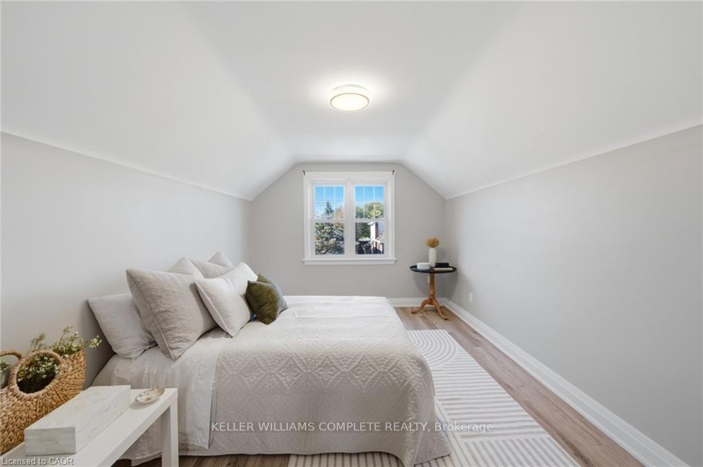 Photo 24 of 143 Huxley Avenue S, Hamilton, Delta — HOMEH