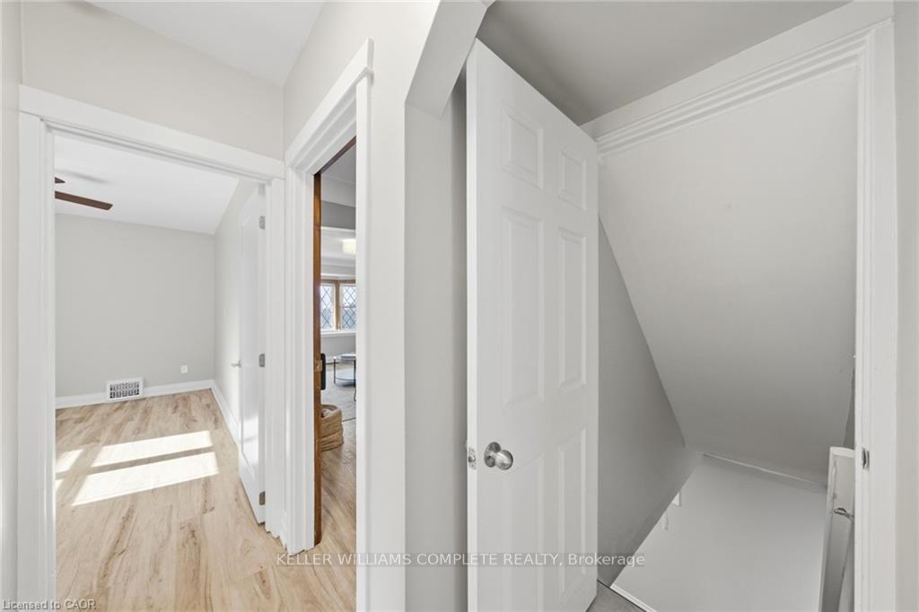 Photo 30 of 143 Huxley Avenue S, Hamilton, Delta — HOMEH