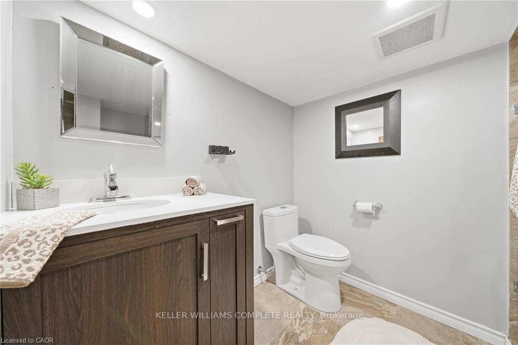 Photo 36 of 143 Huxley Avenue S, Hamilton, Delta — HOMEH