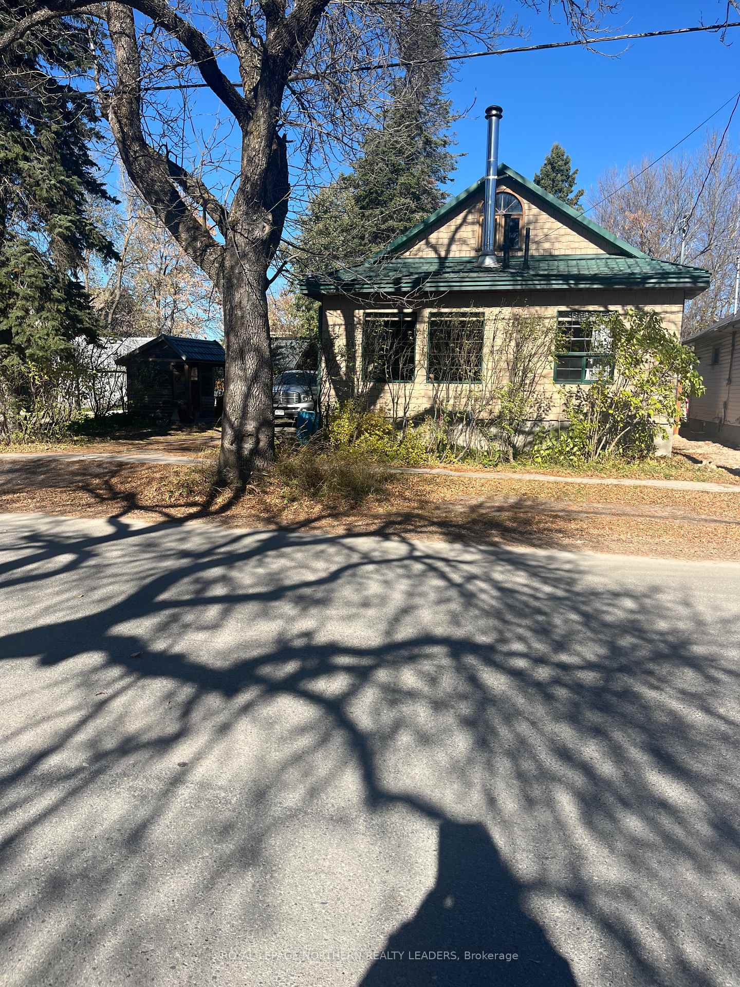 Photo 2 of 10 Golden Avenue, Timmins, SP - Main Area — HOMEH