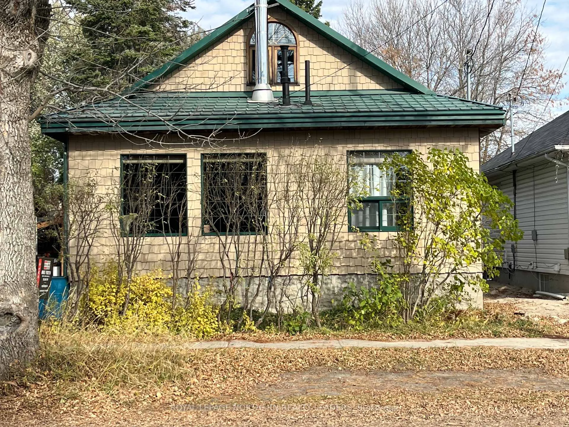 Photo 26 of 10 Golden Avenue, Timmins, SP - Main Area — HOMEH