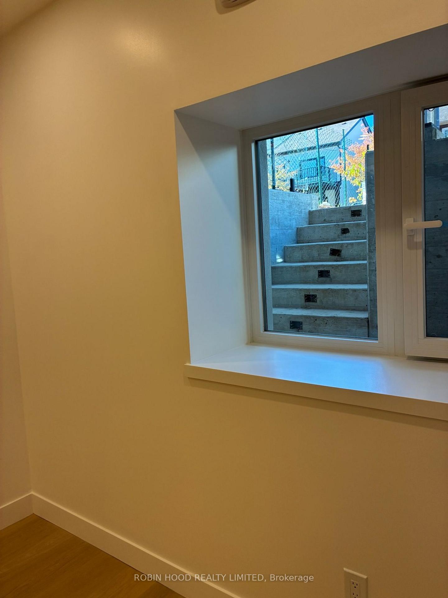 Photo 4 of Unit 4, 247 Pacific Avenue, Toronto, High Park North — HOMEH