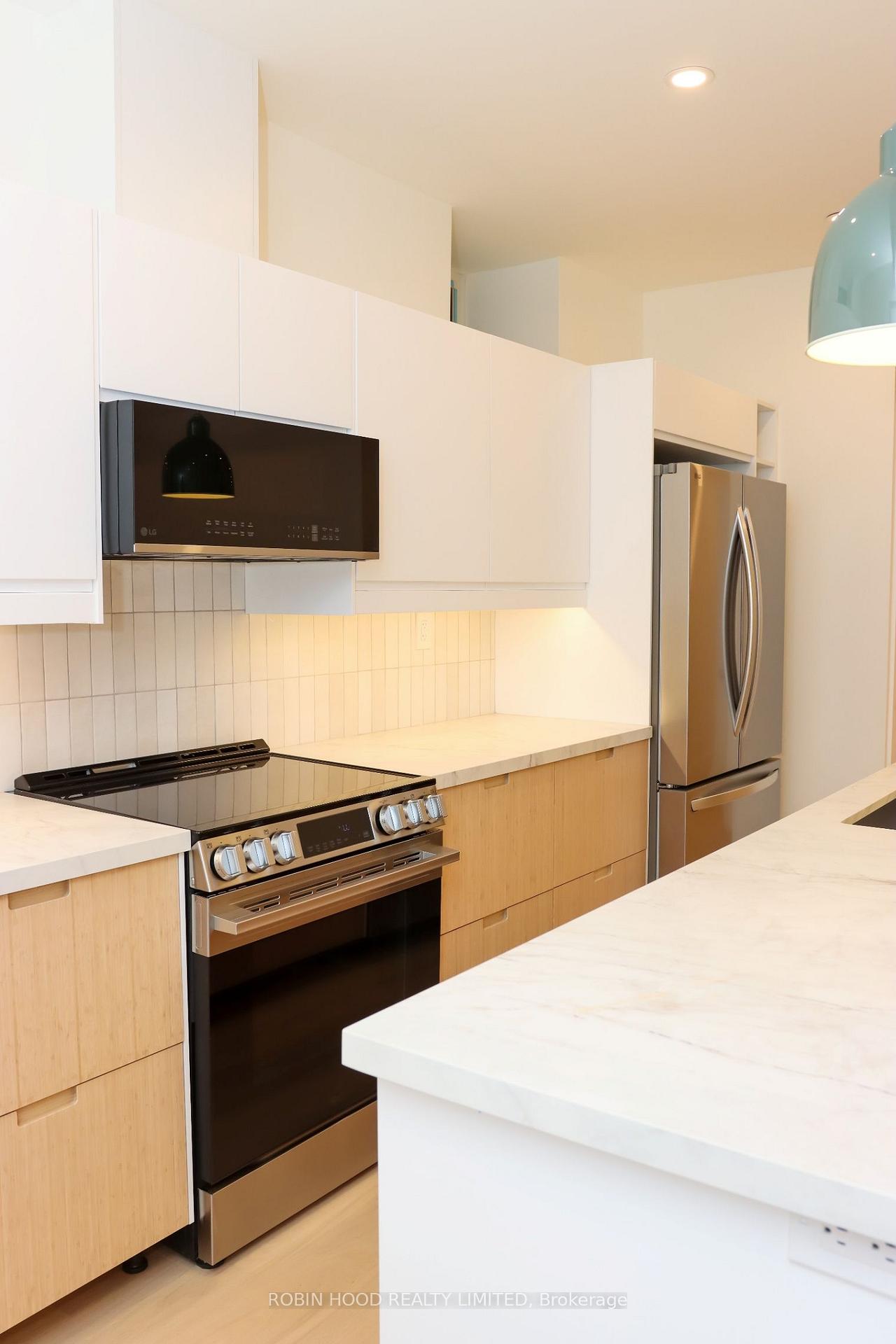 Photo 7 of Unit 4, 247 Pacific Avenue, Toronto, High Park North — HOMEH