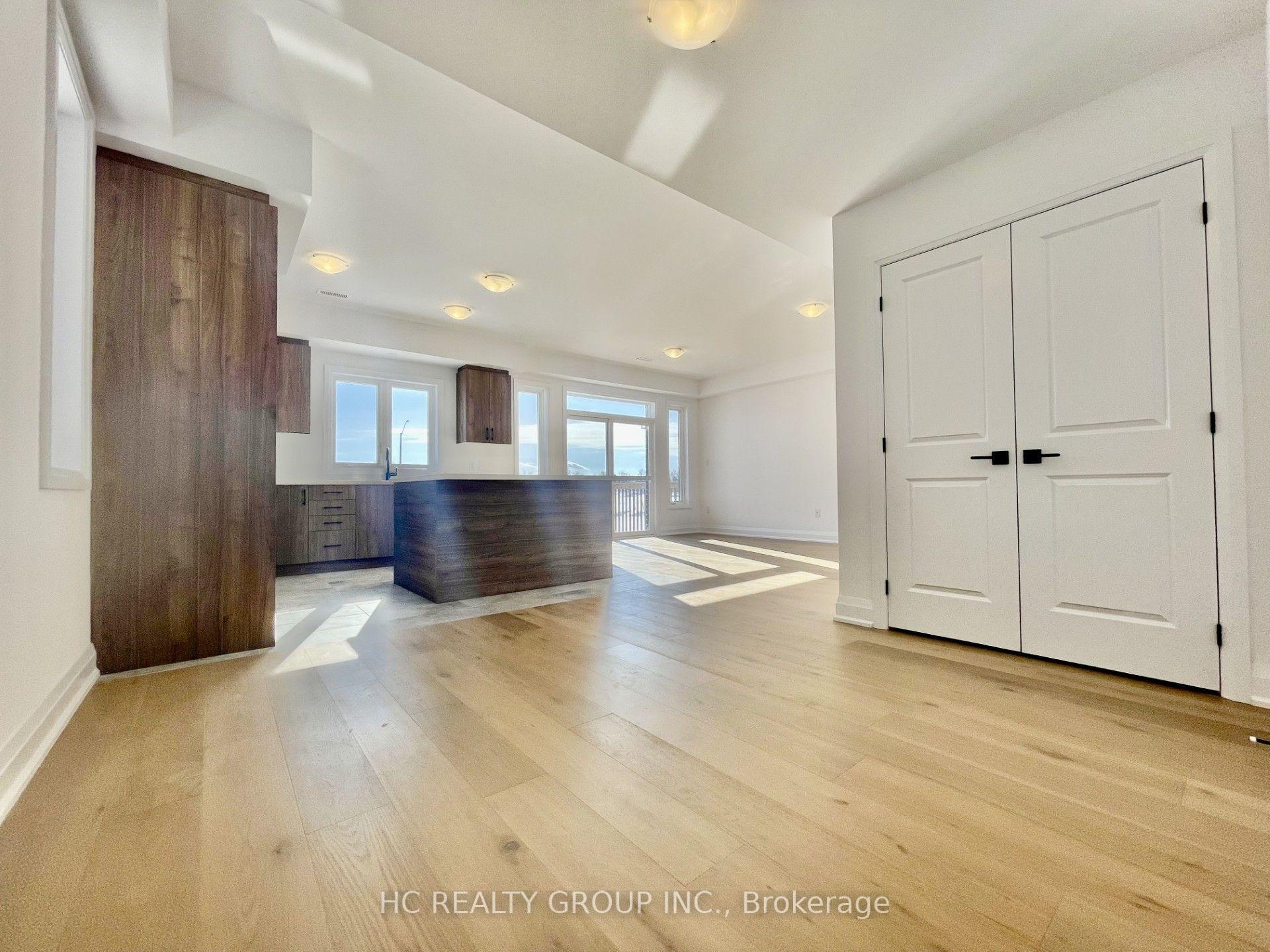 Photo 8 of Unit Upper, 19 Gateway Drive, Barrie, Rural Barrie Southeast — HOMEH