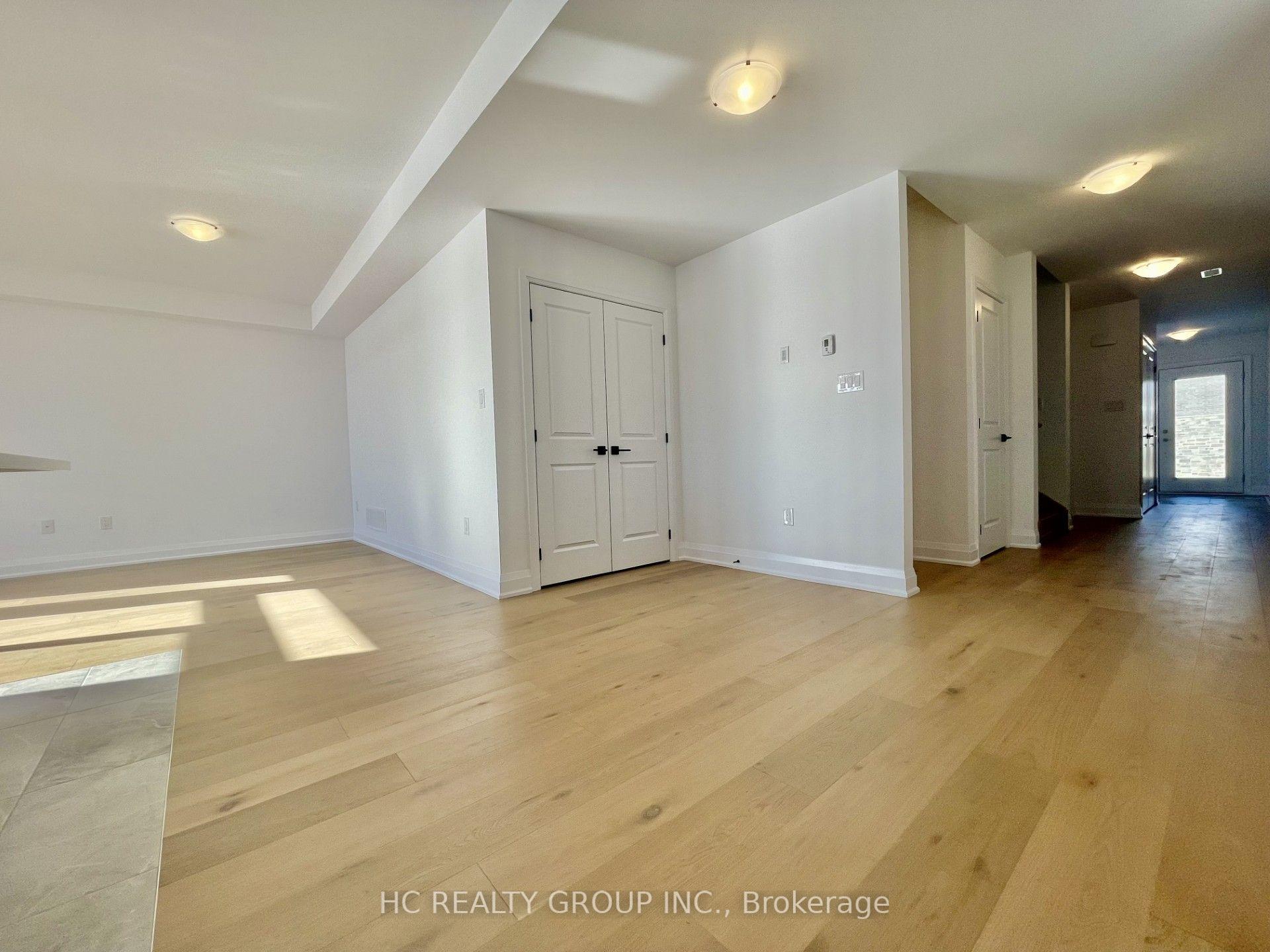 Photo 9 of Unit Upper, 19 Gateway Drive, Barrie, Rural Barrie Southeast — HOMEH