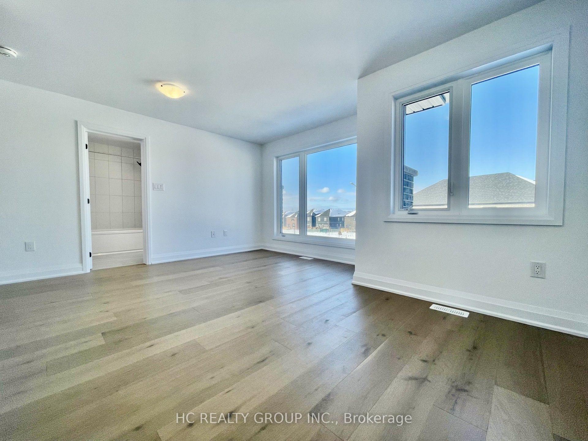 Photo 12 of Unit Upper, 19 Gateway Drive, Barrie, Rural Barrie Southeast — HOMEH