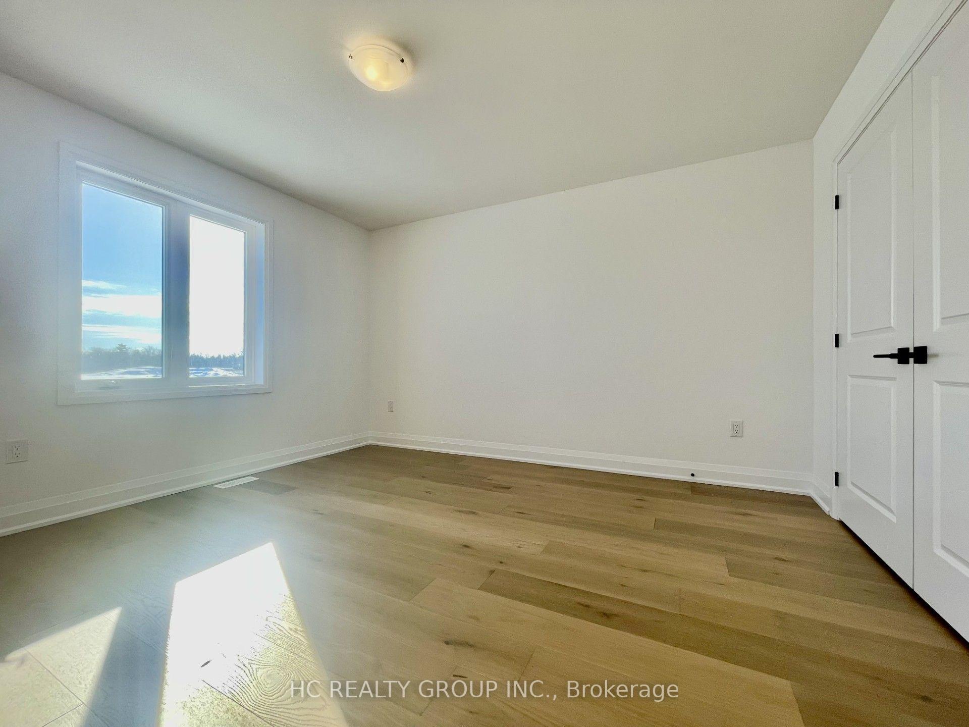 Photo 19 of Unit Upper, 19 Gateway Drive, Barrie, Rural Barrie Southeast — HOMEH