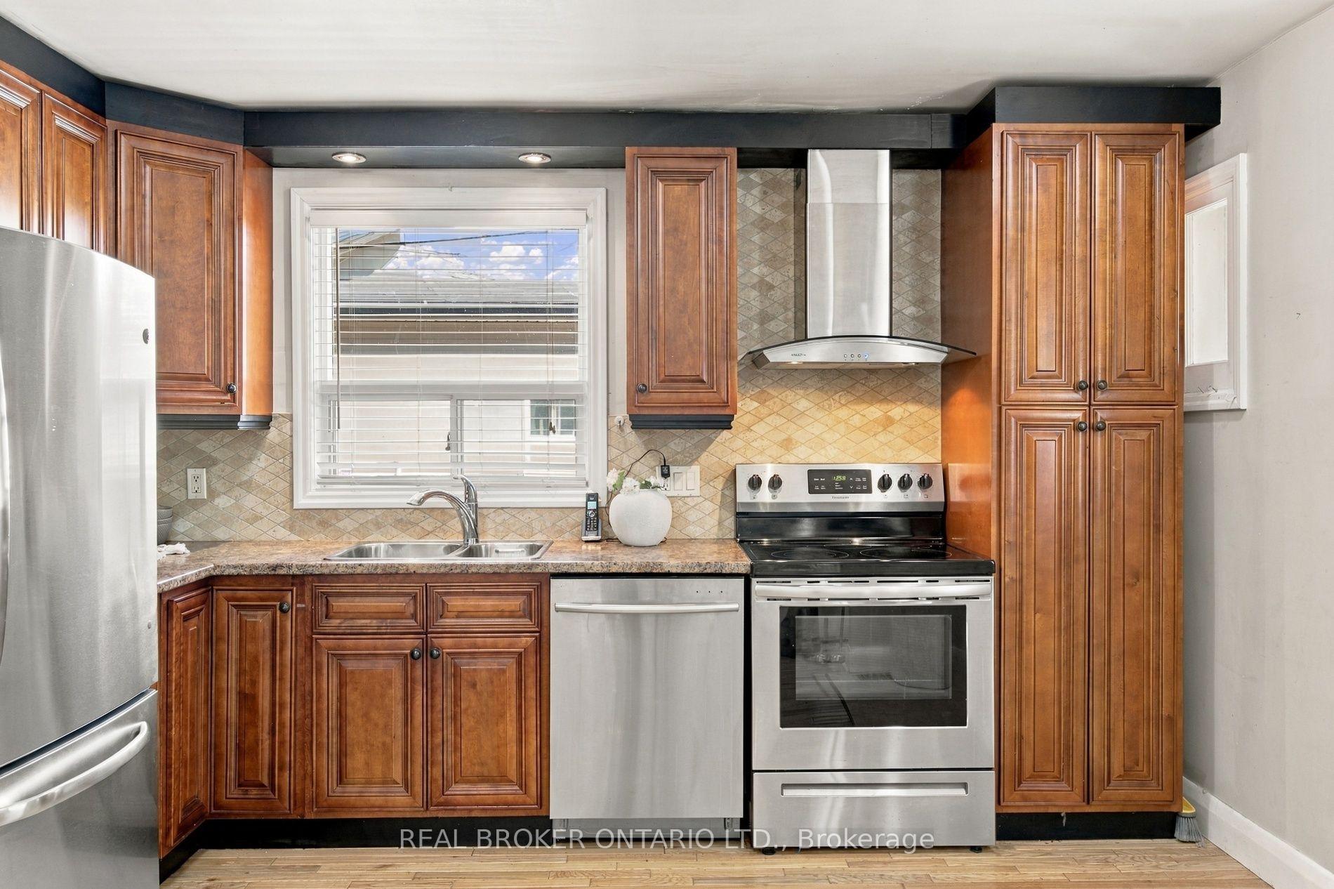 Photo 8 of 52 Dudhope Avenue, Cambridge, Christopher-Champlain — HOMEH