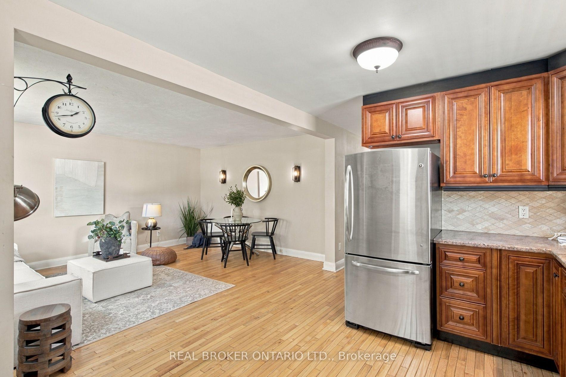 Photo 9 of 52 Dudhope Avenue, Cambridge, Christopher-Champlain — HOMEH