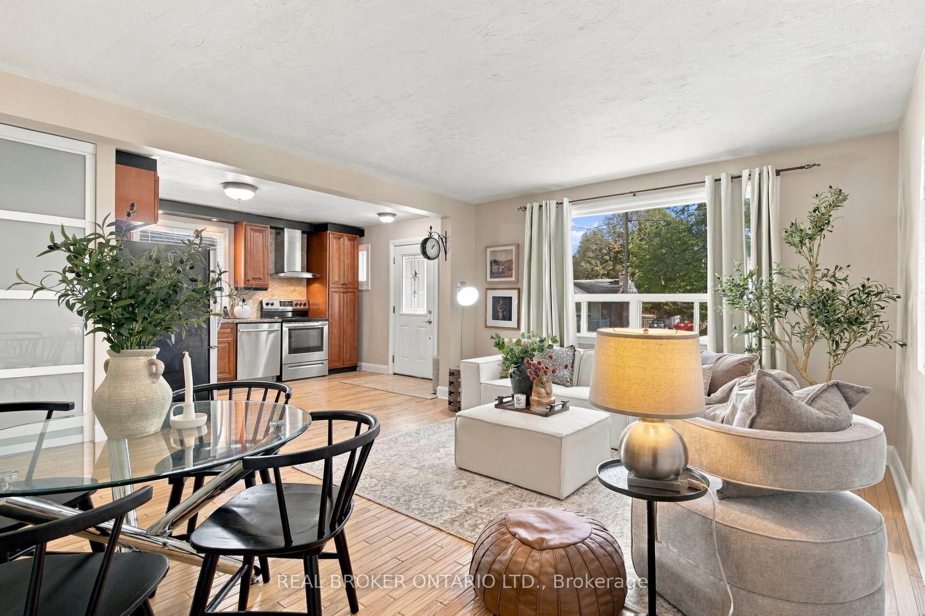 Photo 11 of 52 Dudhope Avenue, Cambridge, Christopher-Champlain — HOMEH