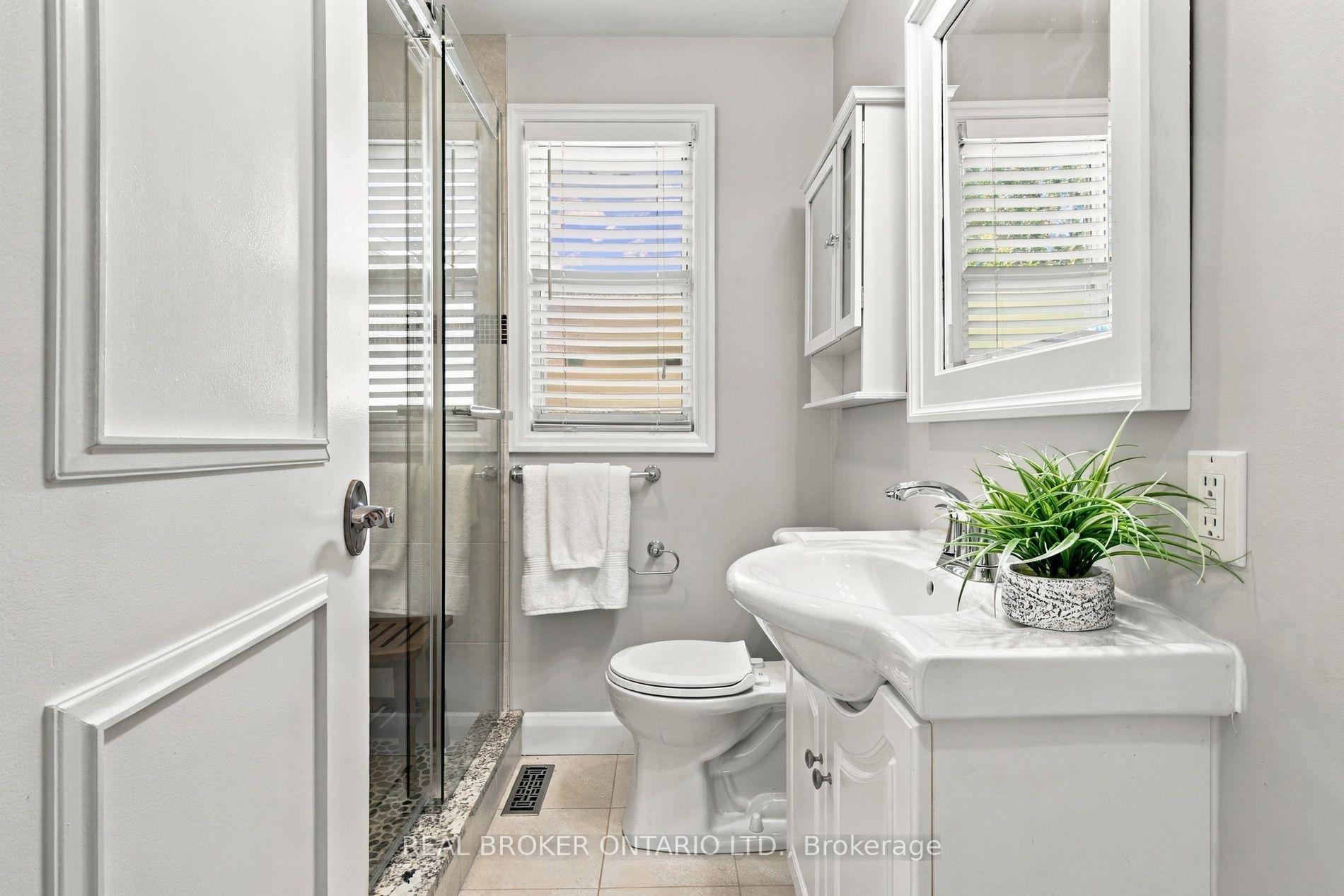 Photo 21 of 52 Dudhope Avenue, Cambridge, Christopher-Champlain — HOMEH