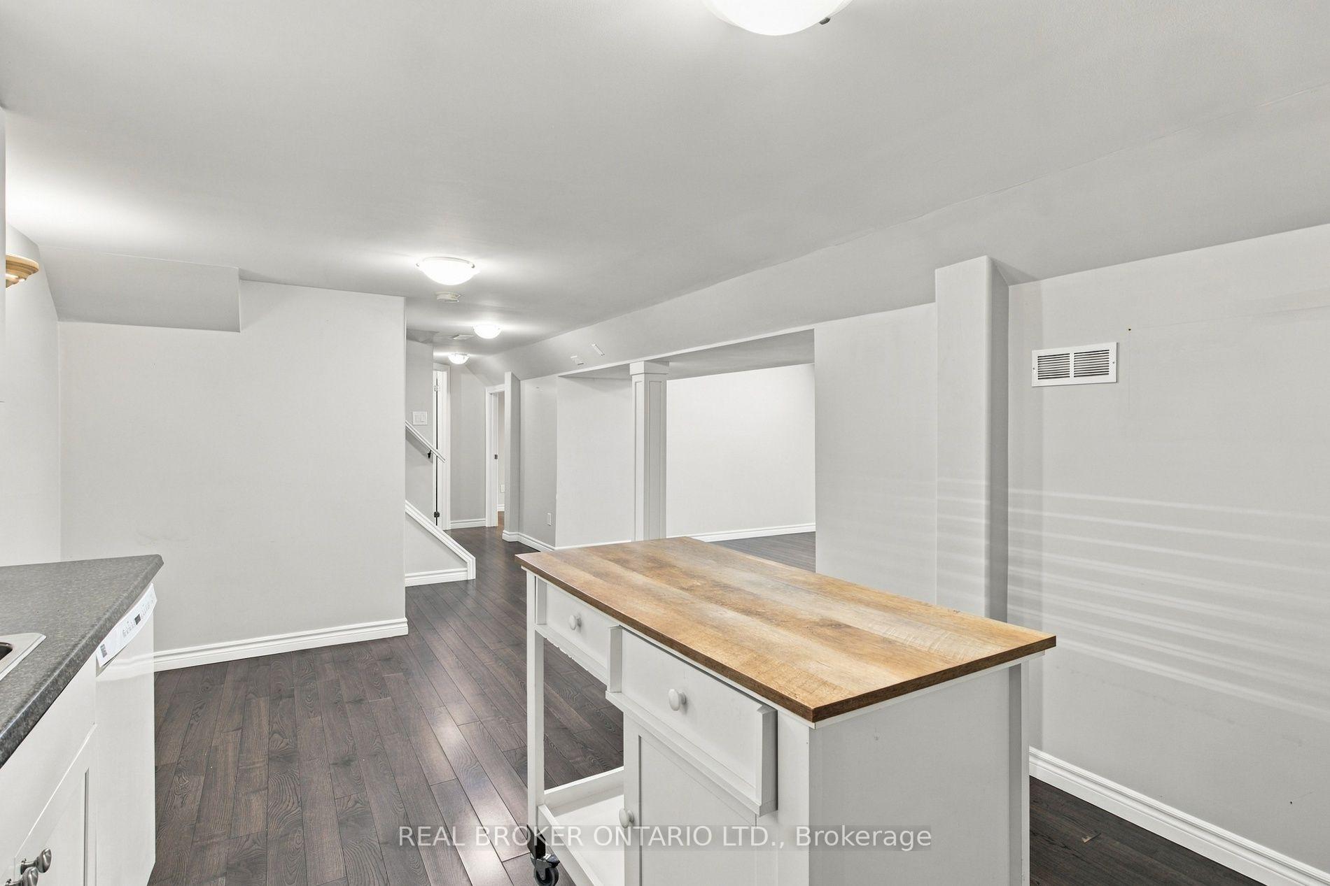 Photo 31 of 52 Dudhope Avenue, Cambridge, Christopher-Champlain — HOMEH