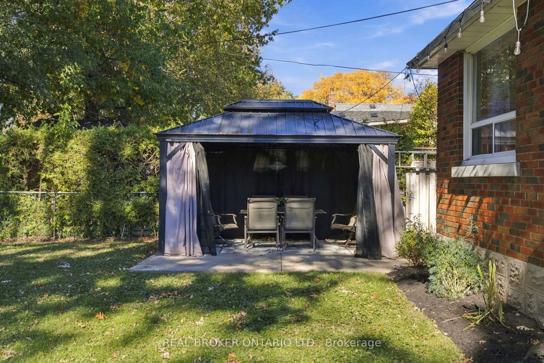 Photo 40 of 52 Dudhope Avenue, Cambridge, Christopher-Champlain — HOMEH