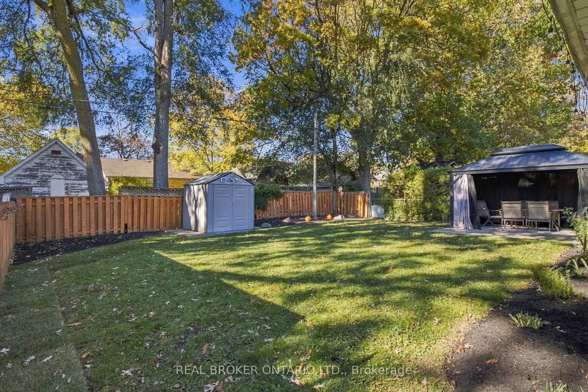 Photo 41 of 52 Dudhope Avenue, Cambridge, Christopher-Champlain — HOMEH