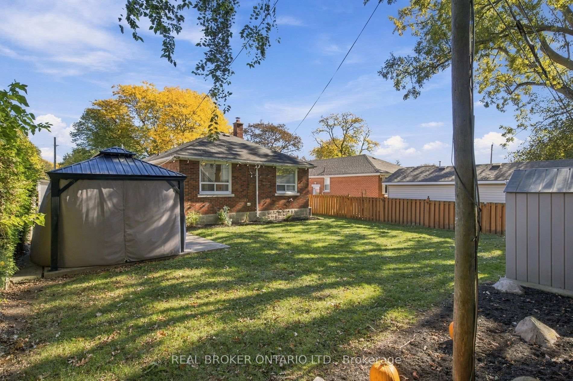 Photo 42 of 52 Dudhope Avenue, Cambridge, Christopher-Champlain — HOMEH
