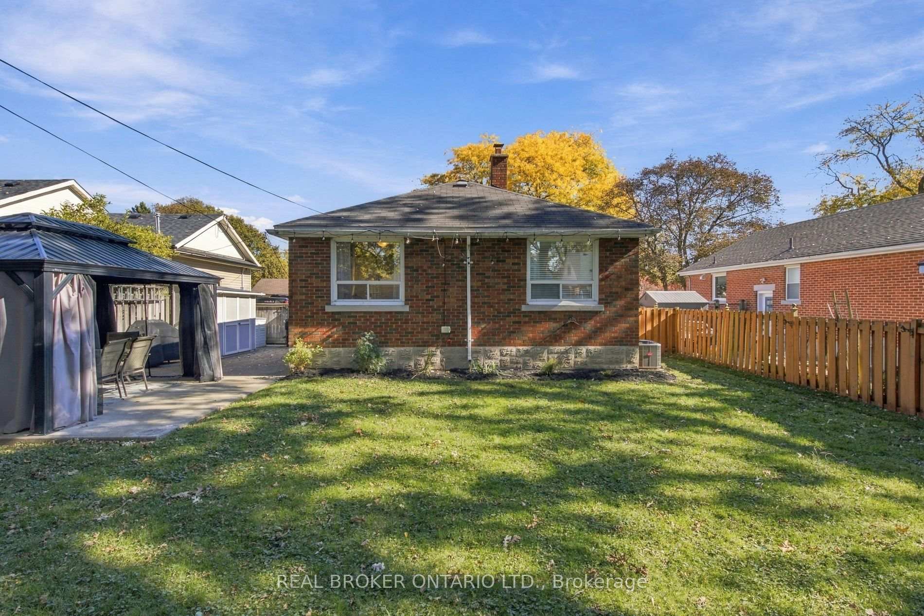 Photo 46 of 52 Dudhope Avenue, Cambridge, Christopher-Champlain — HOMEH
