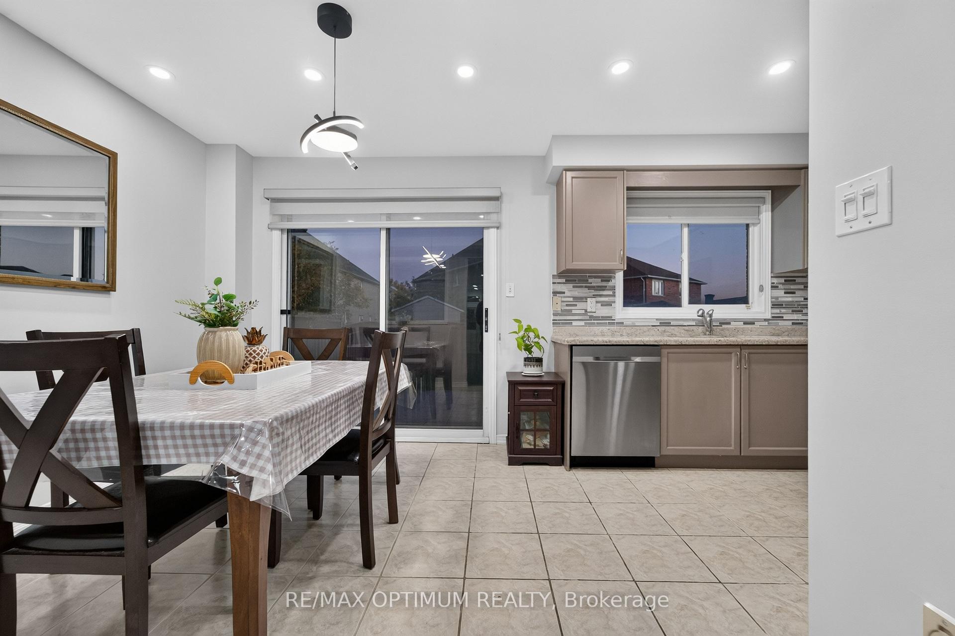 Photo 13 of 120 Zia Dodda Crescent, Brampton, Bram East — HOMEH