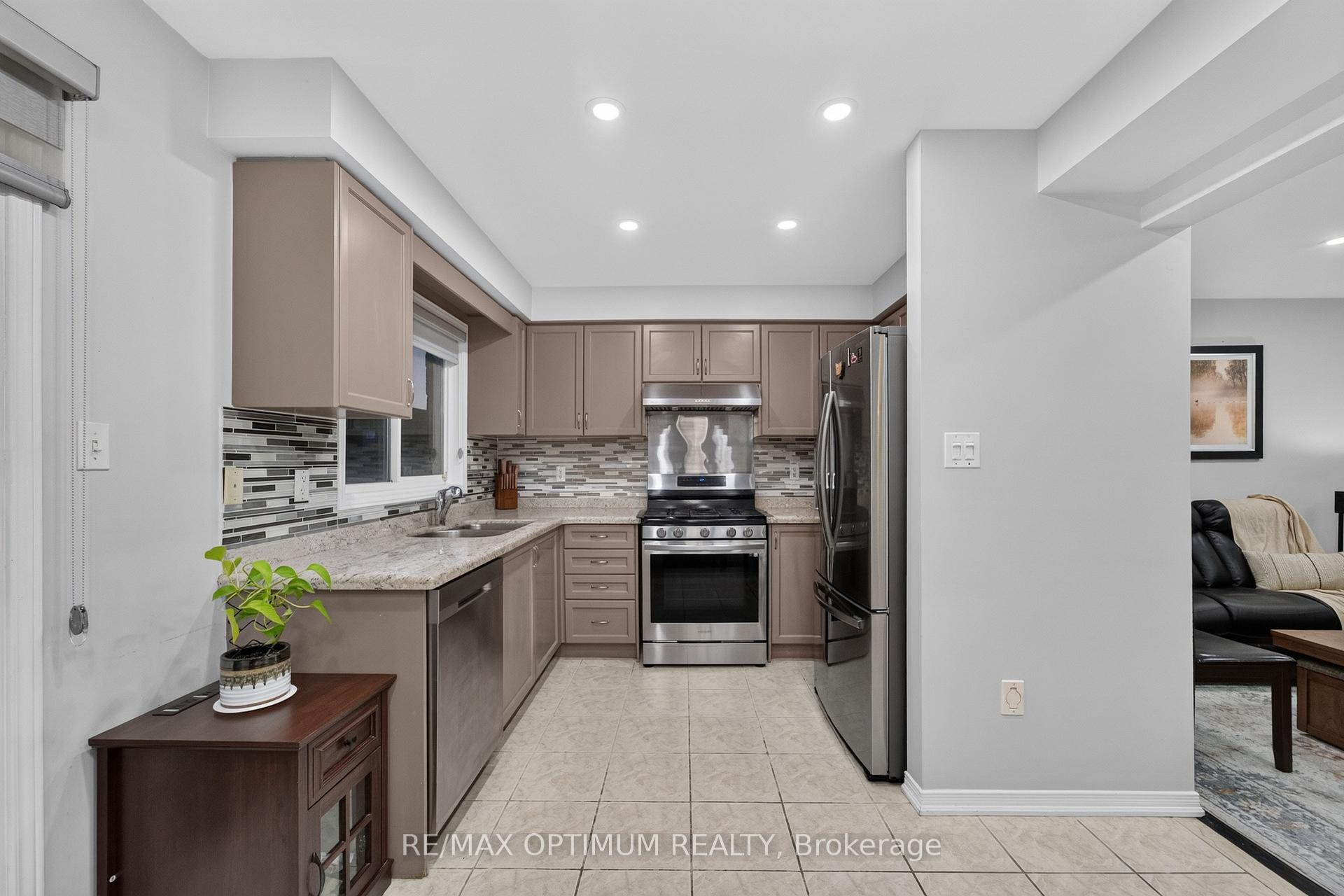 Photo 14 of 120 Zia Dodda Crescent, Brampton, Bram East — HOMEH