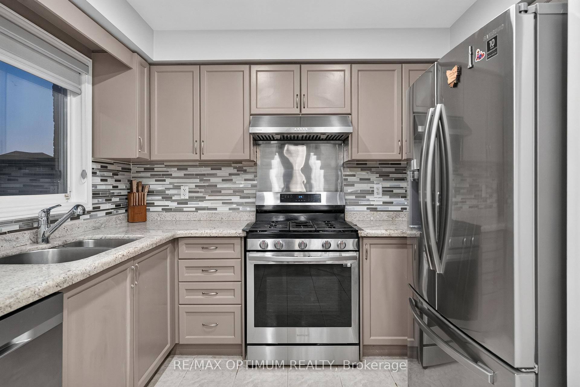 Photo 15 of 120 Zia Dodda Crescent, Brampton, Bram East — HOMEH