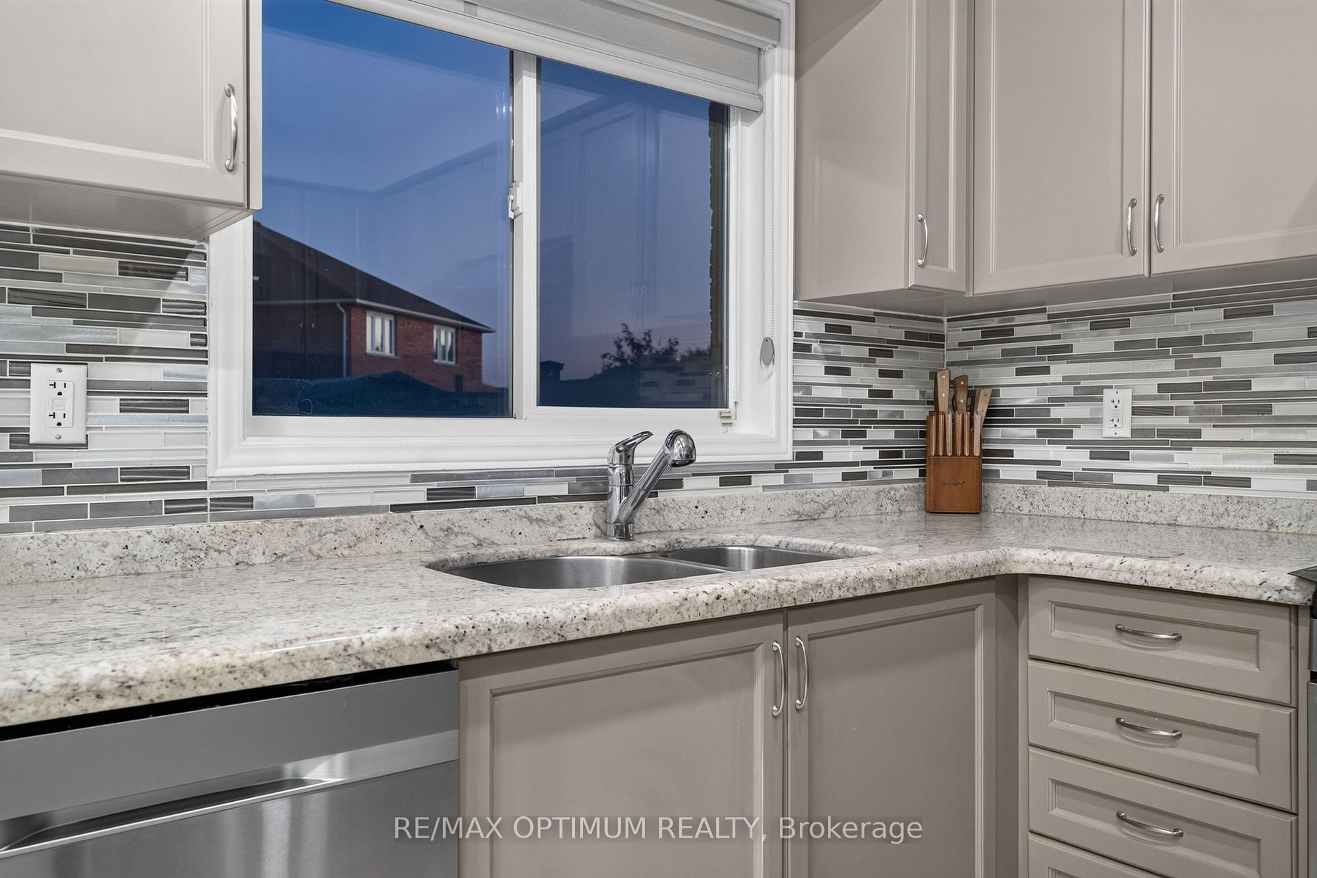 Photo 16 of 120 Zia Dodda Crescent, Brampton, Bram East — HOMEH