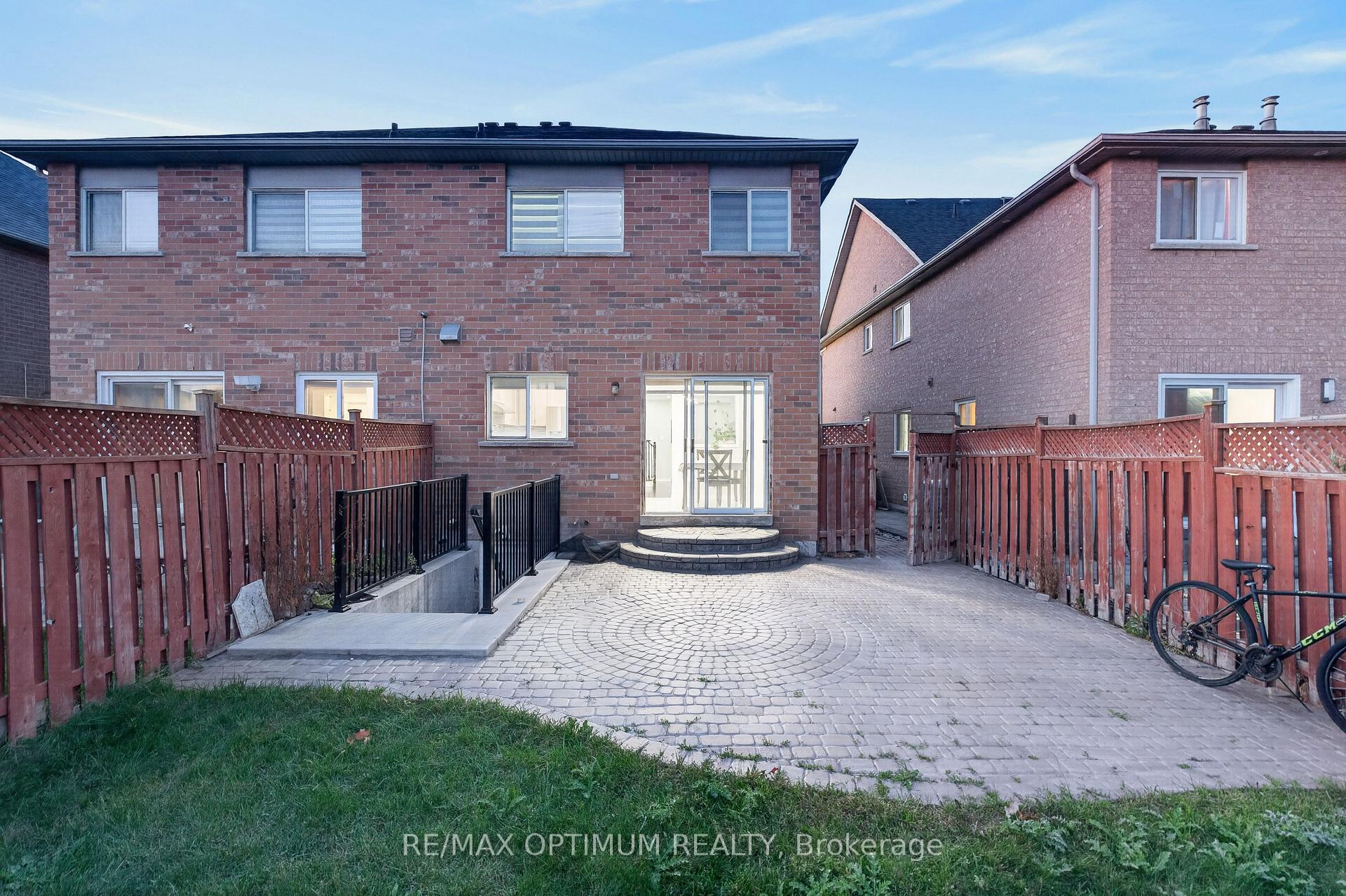 Photo 44 of 120 Zia Dodda Crescent, Brampton, Bram East — HOMEH