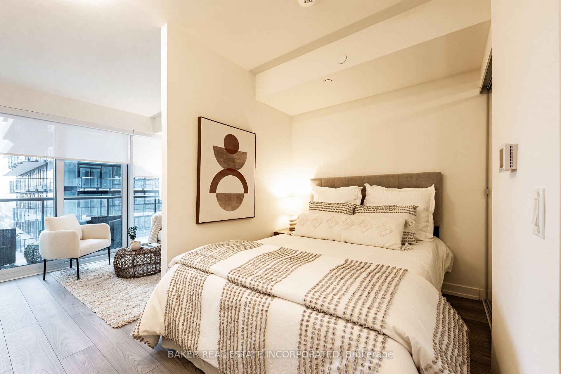 Photo 2 of Unit 1112, 223 Redpath Avenue, Toronto, Mount Pleasant West — HOMEH