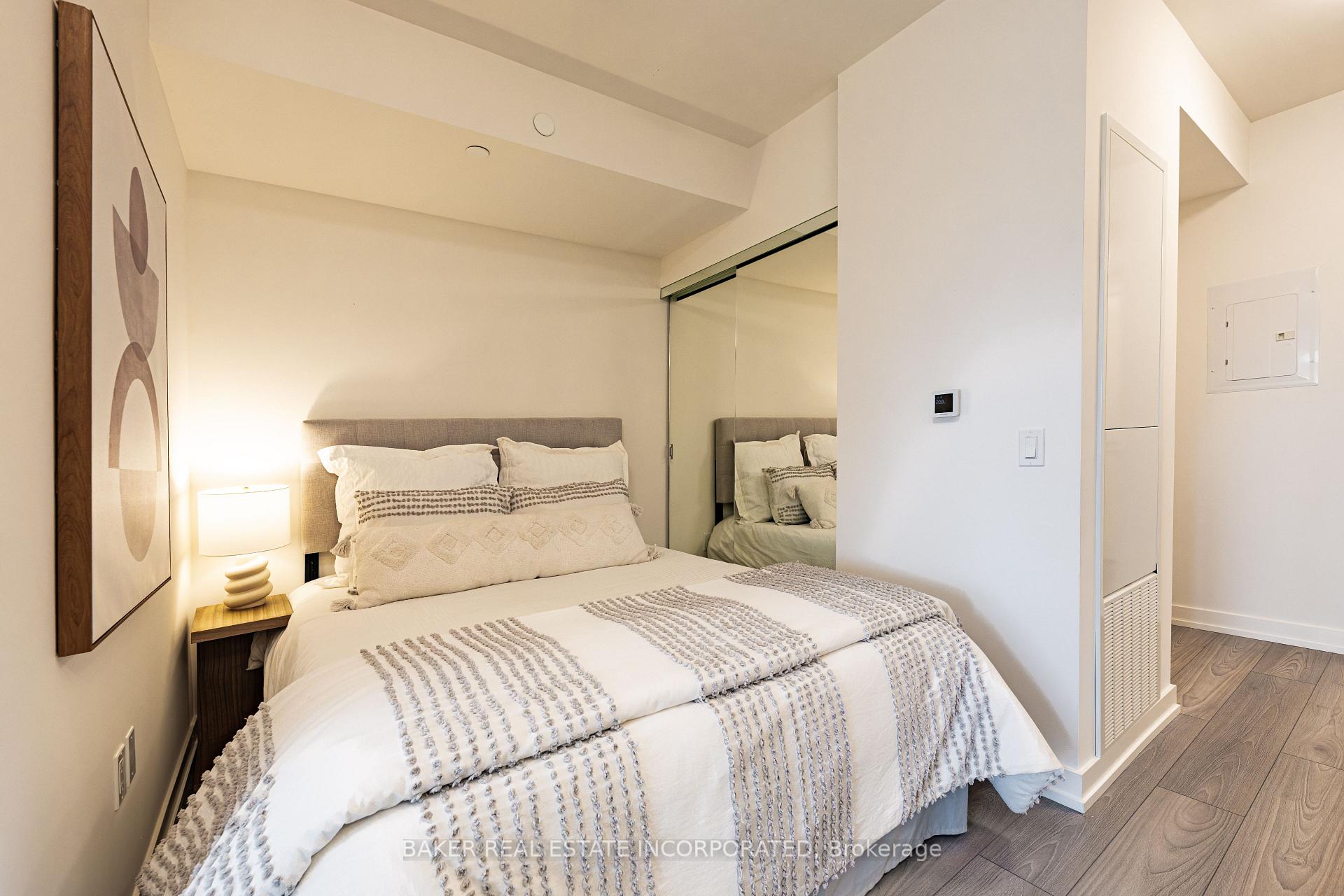 Photo 4 of Unit 1112, 223 Redpath Avenue, Toronto, Mount Pleasant West — HOMEH
