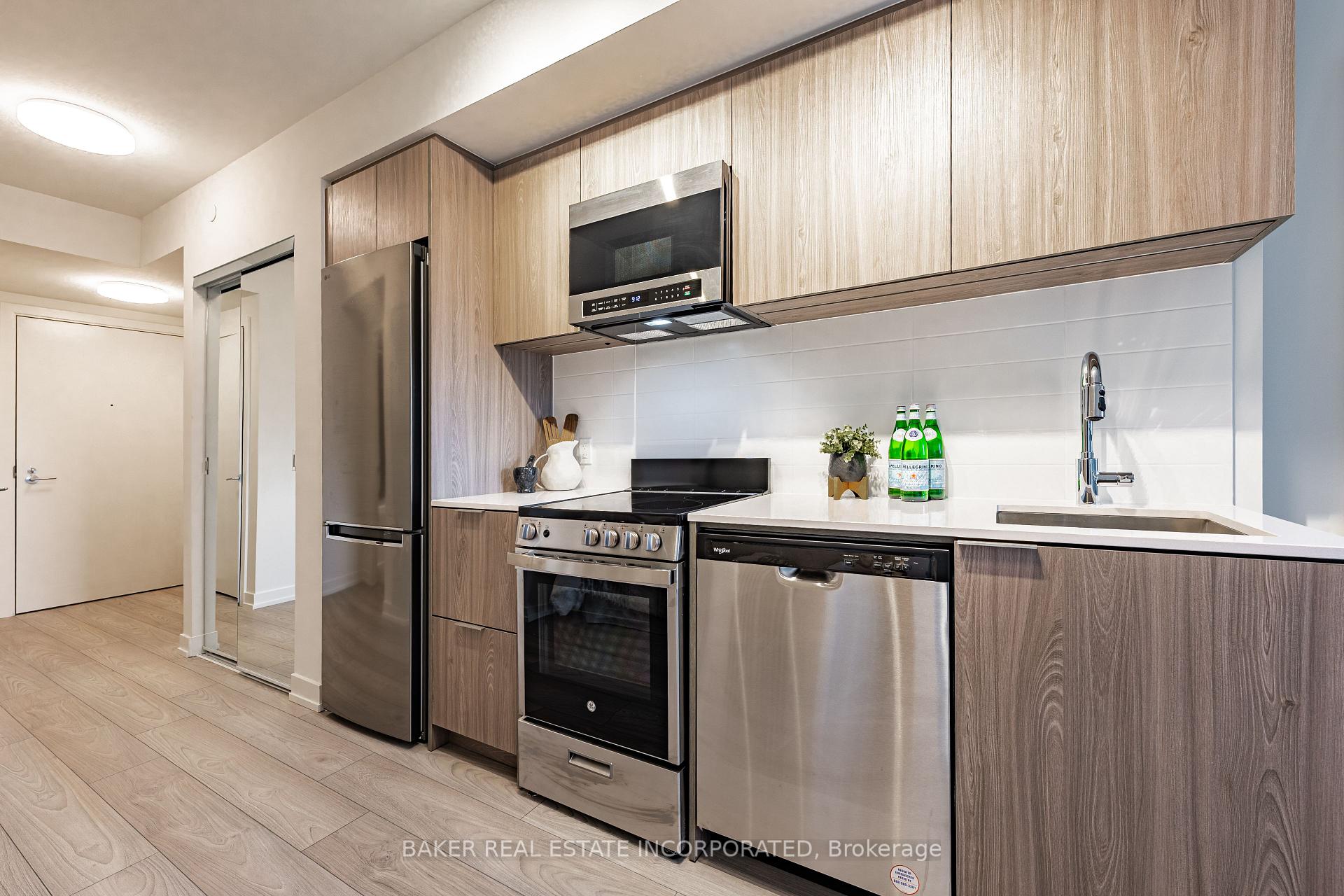 Photo 6 of Unit 1112, 223 Redpath Avenue, Toronto, Mount Pleasant West — HOMEH
