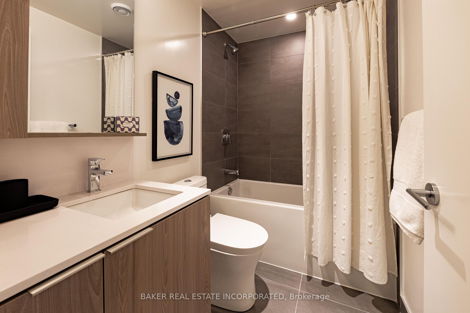 Photo 11 of Unit 1607, 223 Redpath Avenue, Toronto, Mount Pleasant West — HOMEH