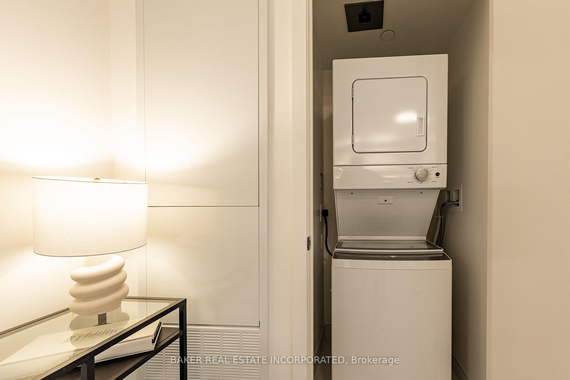 Photo 16 of Unit 1607, 223 Redpath Avenue, Toronto, Mount Pleasant West — HOMEH
