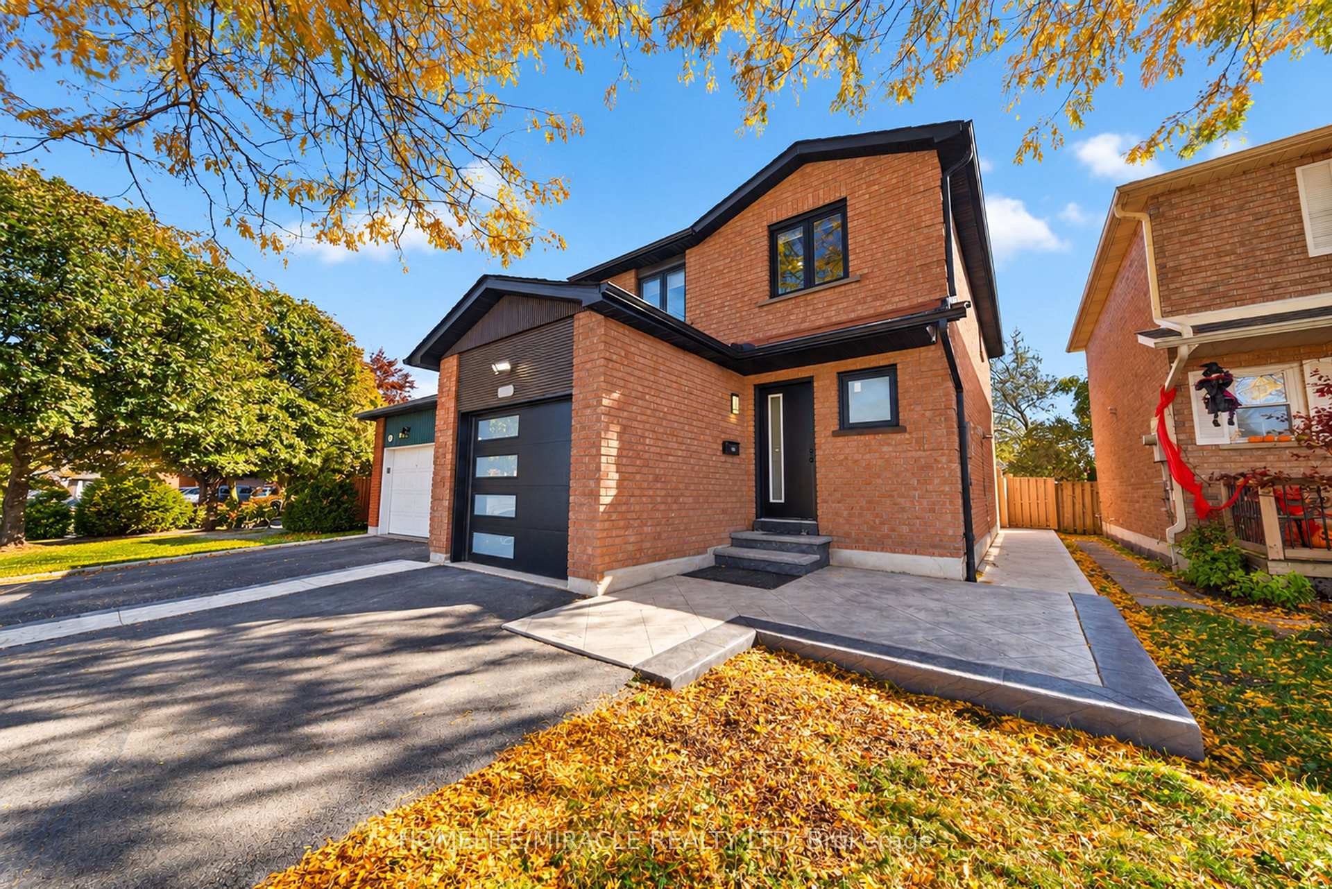 Photo 3 of 3034 Runcorn Row, Mississauga, Meadowvale — HOMEH