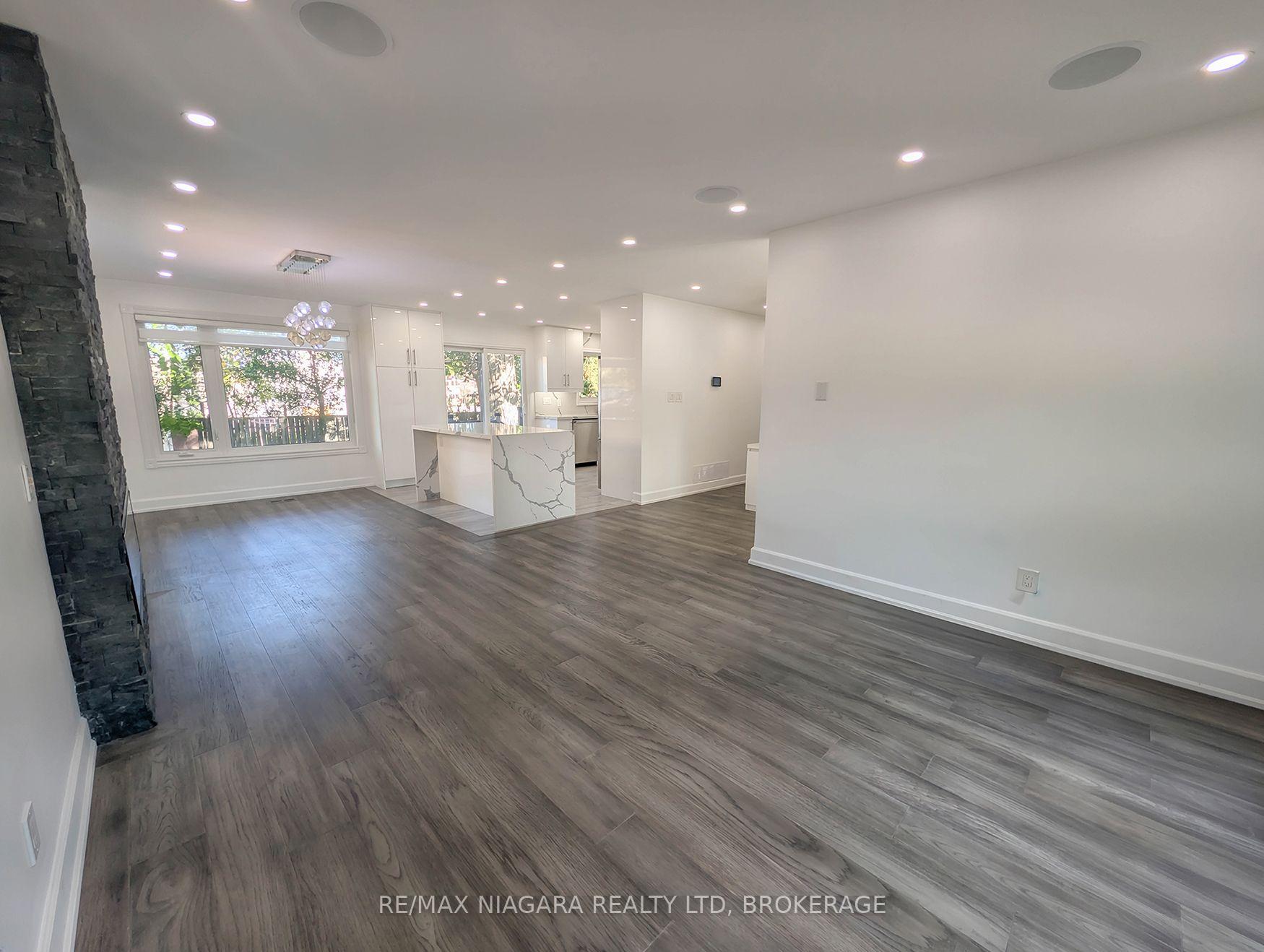 Photo 5 of 2474 Bridge Road, Oakville, West — HOMEH