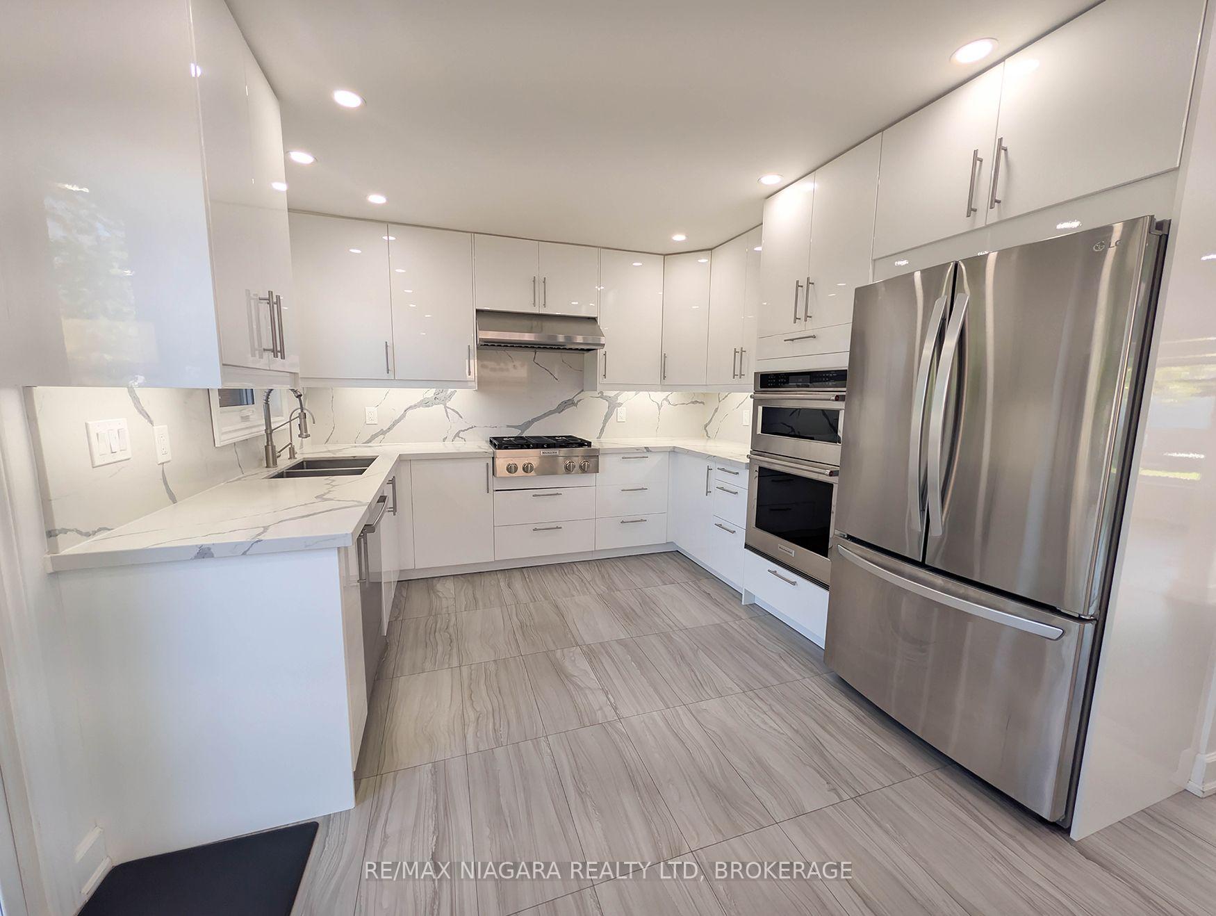 Photo 9 of 2474 Bridge Road, Oakville, West — HOMEH