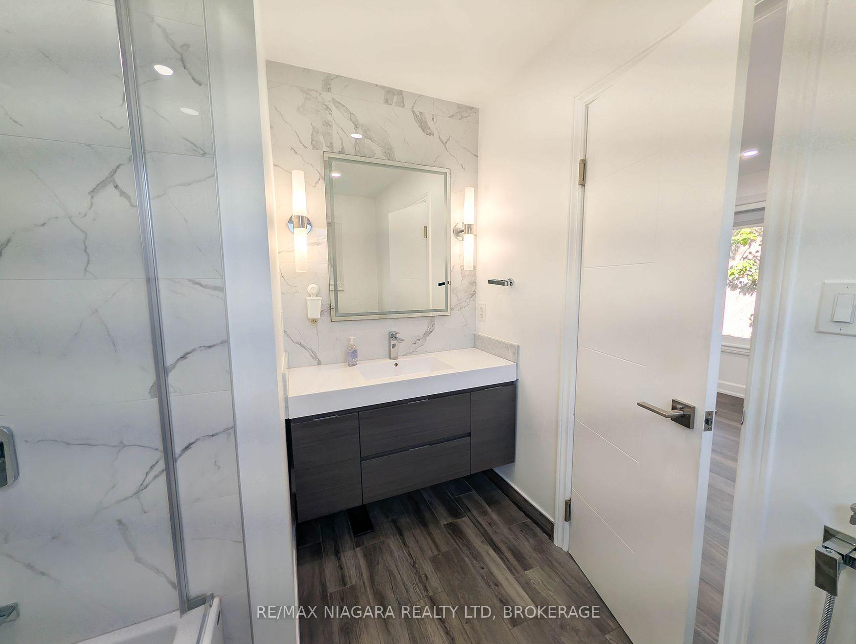Photo 14 of 2474 Bridge Road, Oakville, West — HOMEH
