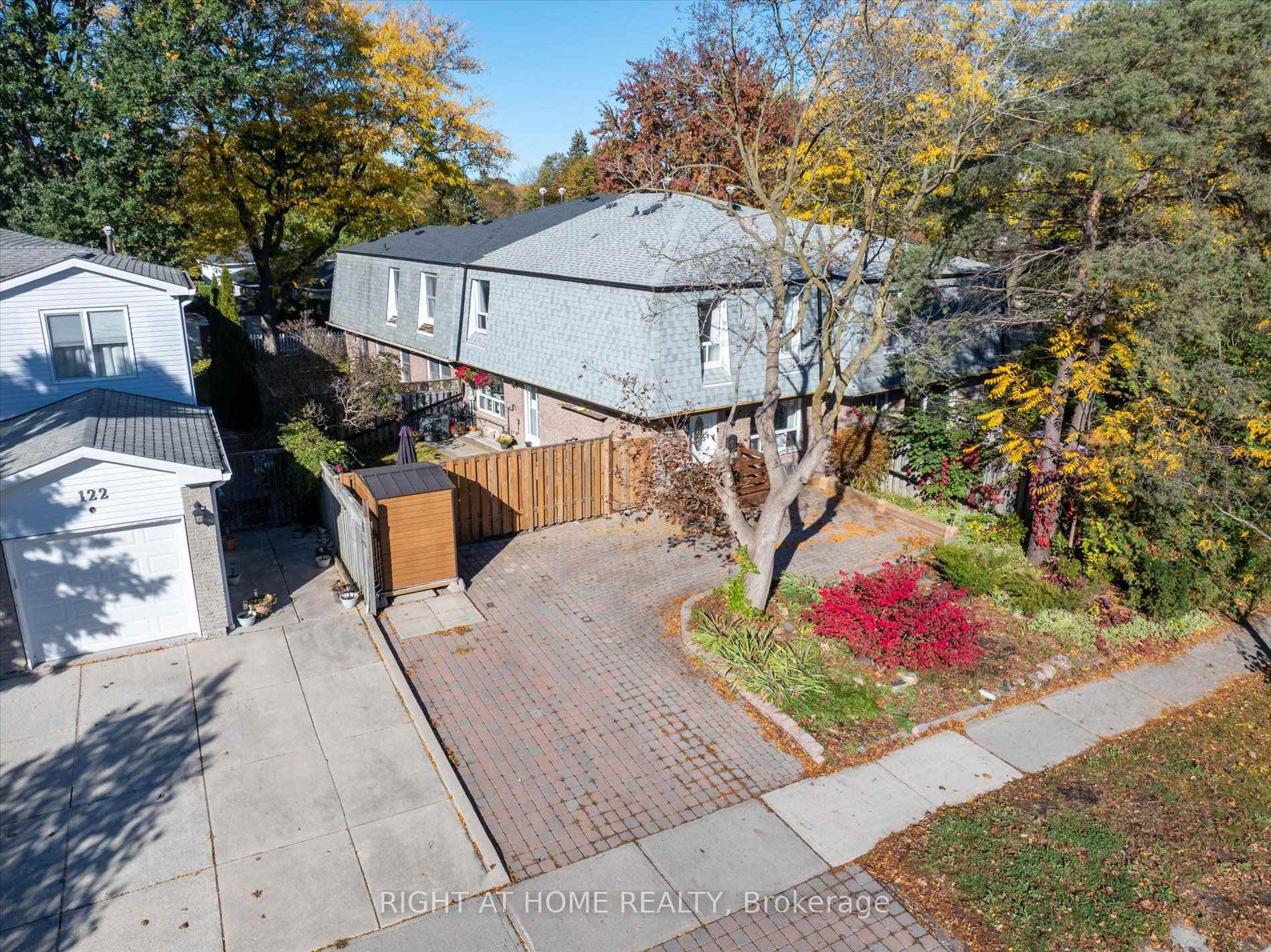 Photo 4 of 124 Springhead Gardens, Richmond Hill, North Richvale — HOMEH