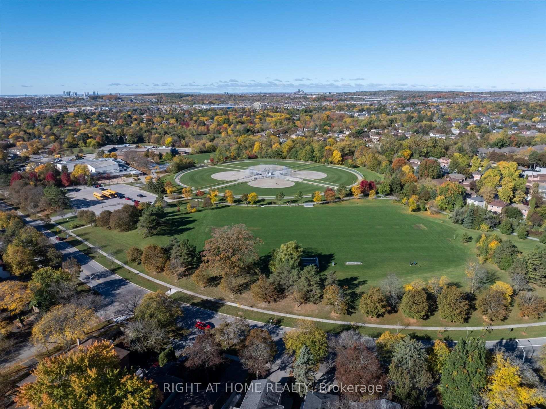 Photo 38 of 124 Springhead Gardens, Richmond Hill, North Richvale — HOMEH