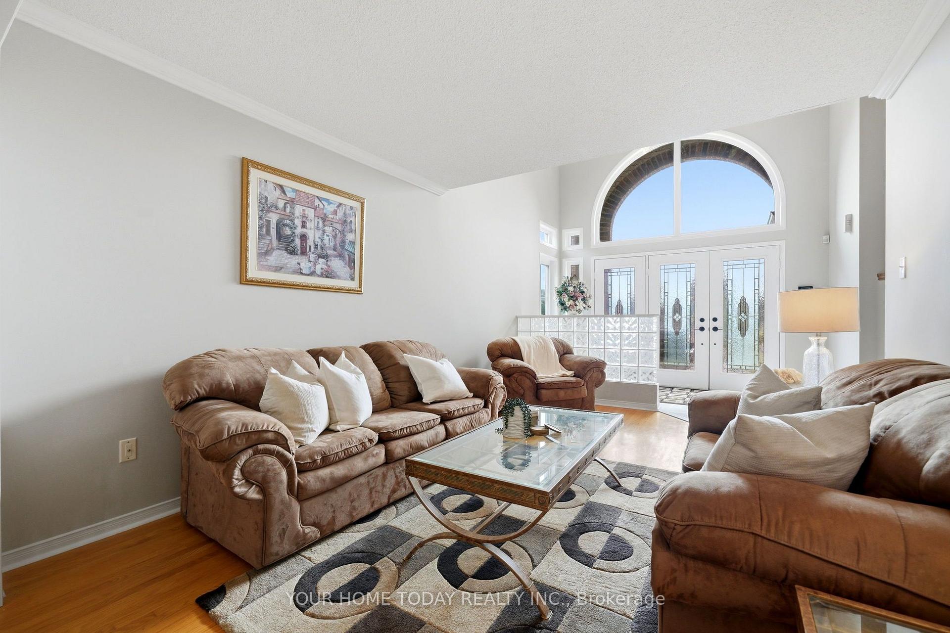 Photo 7 of 58 Chester Crescent, Halton Hills, Georgetown — HOMEH