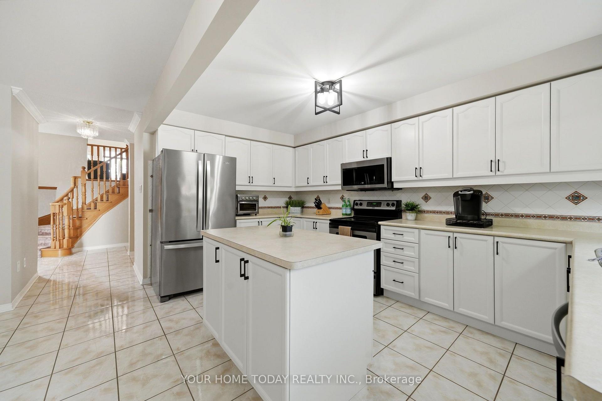 Photo 12 of 58 Chester Crescent, Halton Hills, Georgetown — HOMEH