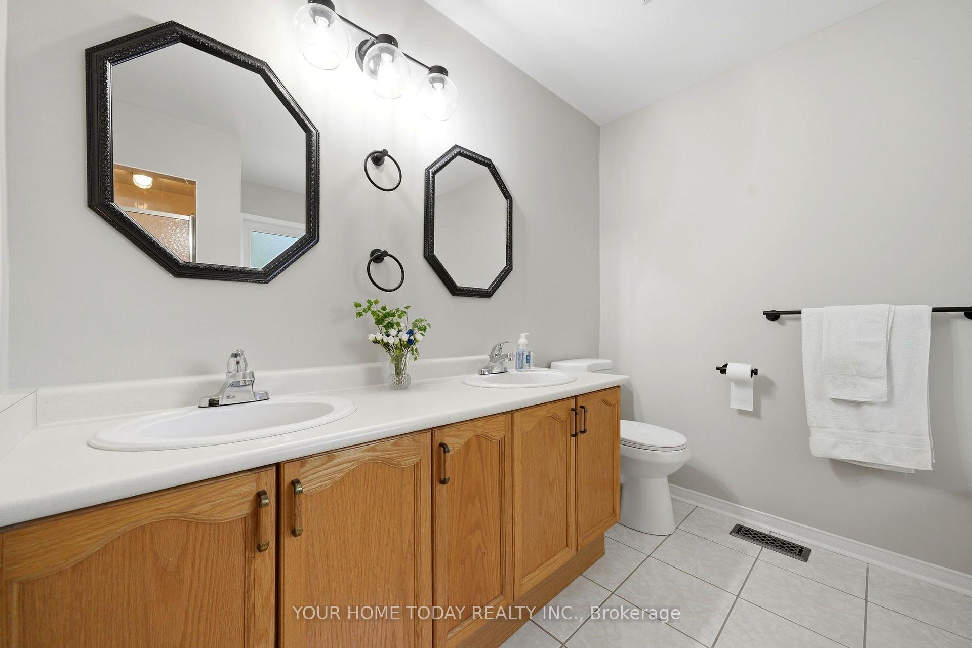 Photo 22 of 58 Chester Crescent, Halton Hills, Georgetown — HOMEH