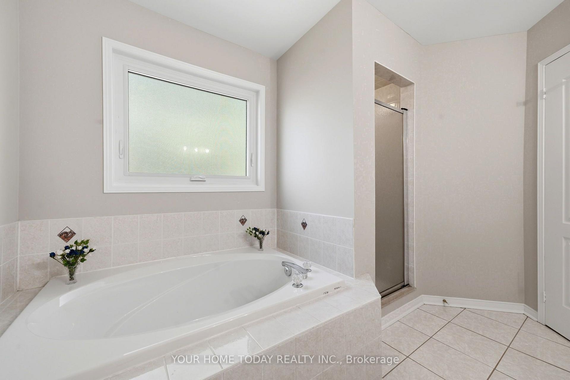 Photo 23 of 58 Chester Crescent, Halton Hills, Georgetown — HOMEH
